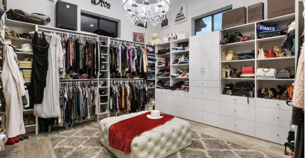 How to Clean Out Your Closet – Char Atnip